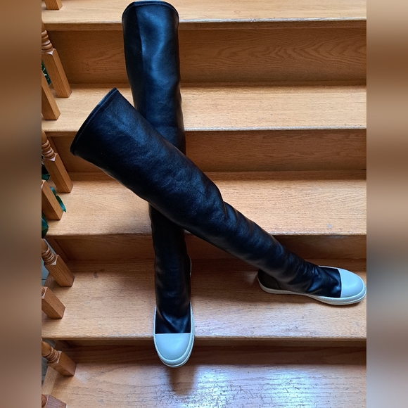 RICK OWENS SS24 KNEE-HIGH STOCKING SNEAKS IN BLACK AND MILK STRETCH LAMB LEATHER - Picture 8 of 14